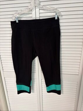 Fila Black Capri Leggings with Teal Cuff XXL